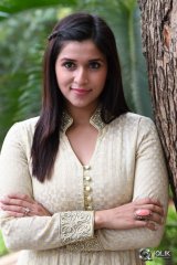 Mannara Chopra at Thikka Movie Motion Poster Launch